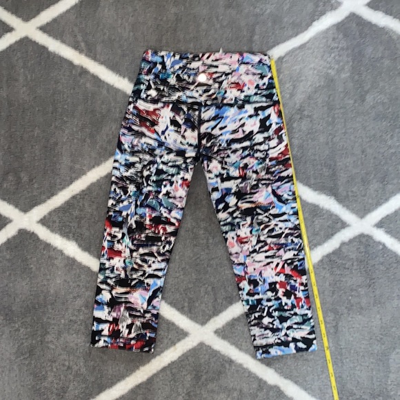 Lululemon size 4 perfect new condition with no tags leggings. - Picture 6 of 9